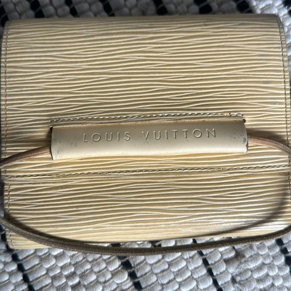 Louis Vuitton Wallet - Picture 2 of 16